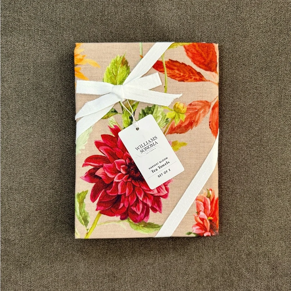 Williams Sonoma Harvest Bloom Towels Set of 2